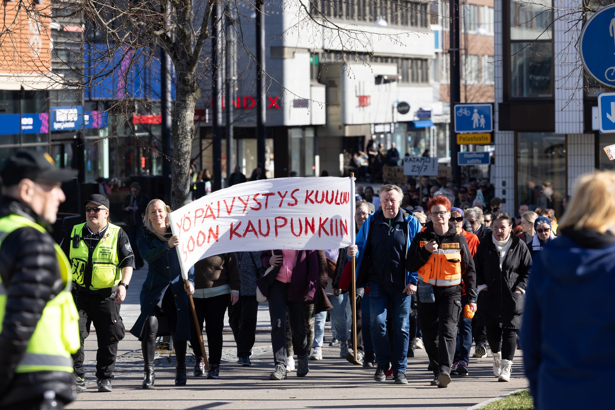 Ratamon Yöpäivystyksen Puolustaminen Sai Kouvolalaiset Liikkeelle ...